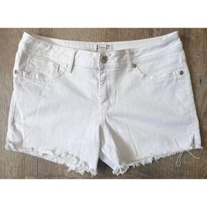 Seven 7 White cut off shorts embellished back pocket‎ size 16